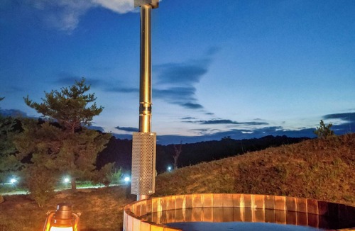 Creola Cabin | Aladdin inspired cabin Hot Tub Pet Friendly 3 Miles from Hocking Hills State Pk