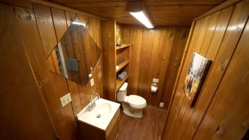 Deltana Cabin | Alaska Homestead Roadhouse