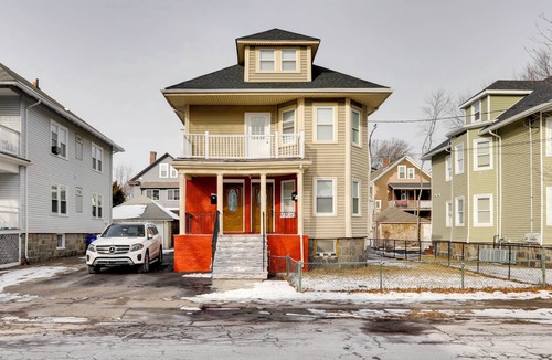 Milton Apartment | All-Season Fun! Charming Apt 3 Mi to Blue Hills