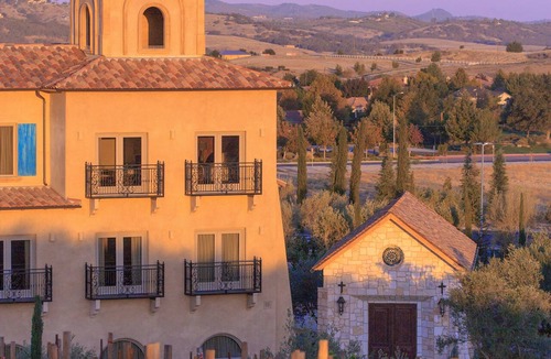 River Oaks Hotel | Allegretto Vineyard Resort Paso Robles