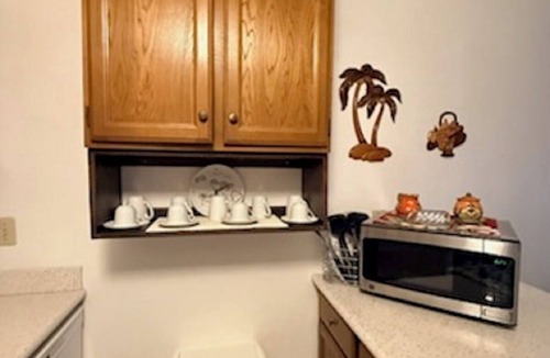 Kaunakakai Condo | ALOHA OceanFront Condo w.A/C, Molokai, Hawaii Watch whales Dec-April.