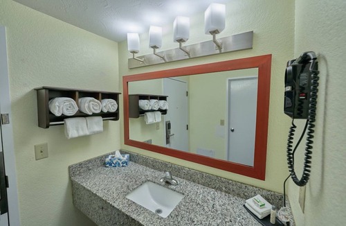 West Yarmouth Hotel | Always a Great Idea To Unwind! Indoor Pool, and Complimentary Breakfast!