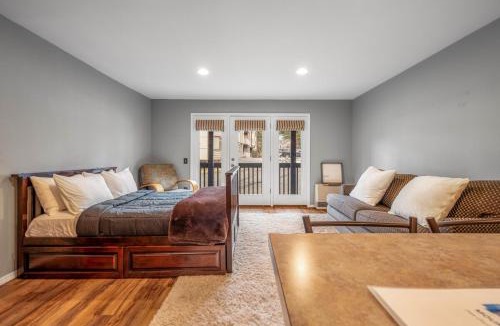 Alyeska Apartment | Alyeska Mountain Side Retreat!