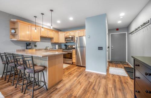 Alyeska Apartment | Alyeska Mountain Side Retreat!