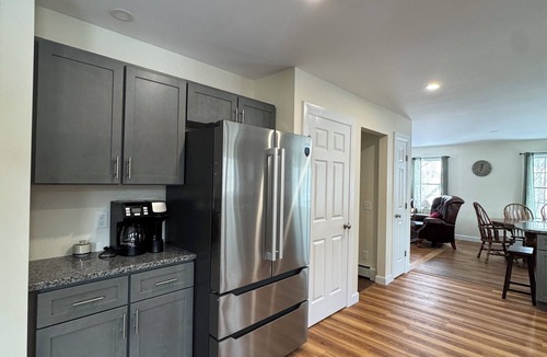 Sheepscot House | Amazing 3-bedroom home, Full Kitchen, in Newcastle perfect for your getaway