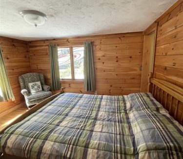 Bridgton House | Amazing Cabin for Big Groups with Pool and Air Hockey Table in Bridgton, Maine