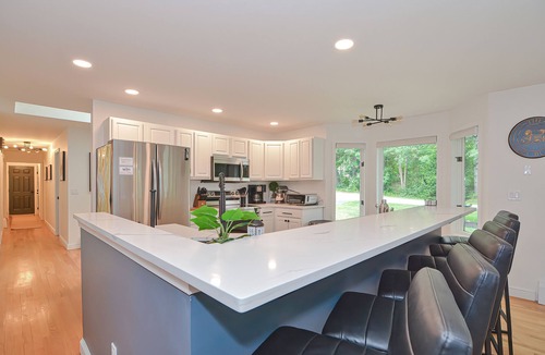 Raymond House | Amazing HUGE 6 bdrm Sebago Lake Waterfront Home