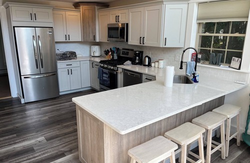 East Wakefield House | AMAZING LAKEFRONT HOUSE w/PRIVATE DOCK, PRIVATE BEACH, 4 BEDROOMS, SLEEPS 12+