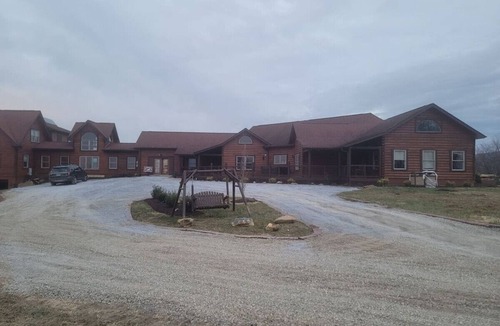 Kabletown Cabin | Amazing Spacious Log Cabin 15K Sq-Hot Tubs-Mountain Views