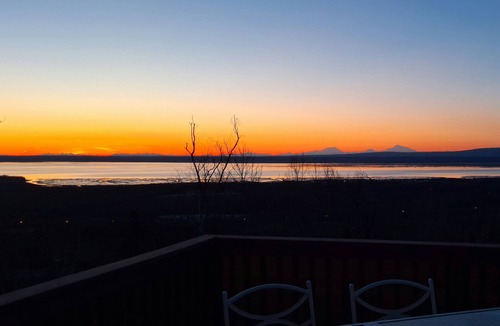 Anchorage House | Amazing Views - Ocean & Mountains! Chef's Kitchen, Sauna, Work from Home!