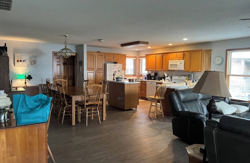 Saint Johns House | Amazing Waterfront Family Getaway with WiFi - on Orchard Island in Indian Lake