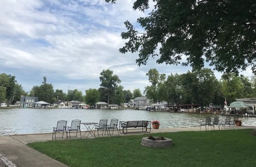 Saint Johns House | Amazing Waterfront Family Getaway with WiFi - on Orchard Island in Indian Lake