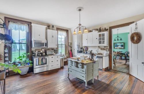 Glasgow Hotel | America Room at Main Street Bed & Breakfast