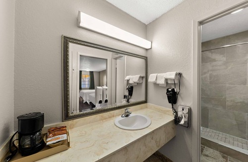 Bonham Hotel | Americas Best Value Inn Bonham