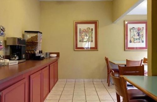Yukon Hotel | Americas Best Value Inn Yukon