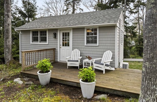 Boothbay Harbor House | Amore | Romantic Coastal Cottage Near Spruce Point