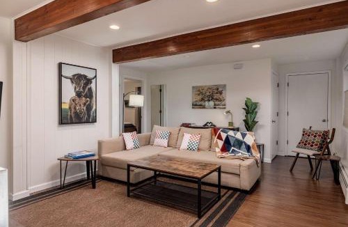 Fairview House | Anchorage City Spacious 6bdr - Entire Complex