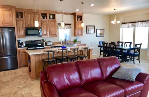 Page House | AntelopeCanyonHouse w VIEW offering Deals for two couples pets okay