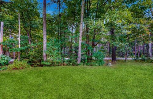 Bayville House | Appalachee Pond Waterfront Cottage | Decks, Sunroom, Dock with Kayaks & Canoe