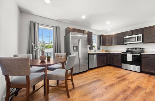 Bernard Apartment | Apple Blossom Cottage - Cozy Romantic Escape - Quiet Orchard Setting