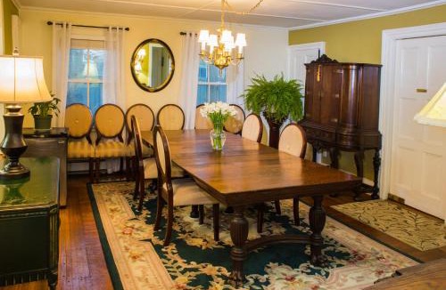 East Marion Bed & Breakfast | Arbor View House Bed and Breakfast