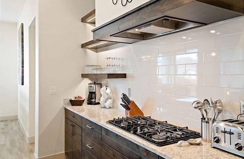 Santa Clara House | Arcadia 28 | Games * PRIVATE Hot Tub * Patio BBQ * Family Friendly