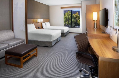 Moab Hotel | Arches Nearby! Next to North Window, Free Breakfast, Pool, Gym, Parking!