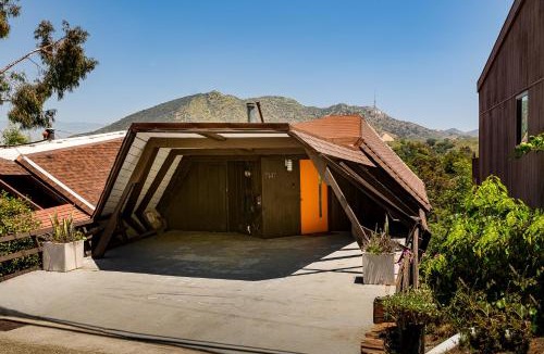 Hollywood Hills House | Architectural Marvel in Hollywood Hills with Views
