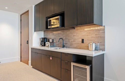 Empire Pass Apartment | Argent At Deer Valley Resort - Hotel Room #105b Hotel Room