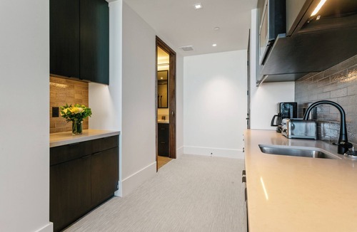 Empire Pass Apartment | Argent At Deer Valley Resort - Hotel Room #105b Hotel Room