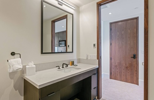 Empire Pass Apartment | Argent At Deer Valley Resort - Hotel Room #105b Hotel Room