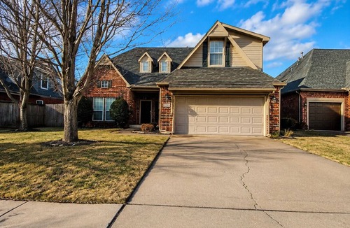 Broken Arrow House | Arrow Oklahoma Home