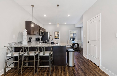 Clarksville House | Art House: A Creative Haven