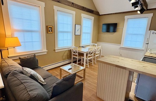 Stowe Area Condo | Artist Studio - 1BR Condo in Stowe Village Historic District