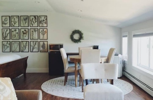 Hamilton House | Ashling Acres
