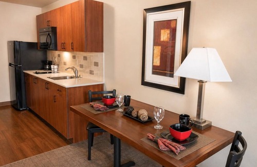 Haines Hotel | Aspen Suites Hotel Haines 2 Queen Studio