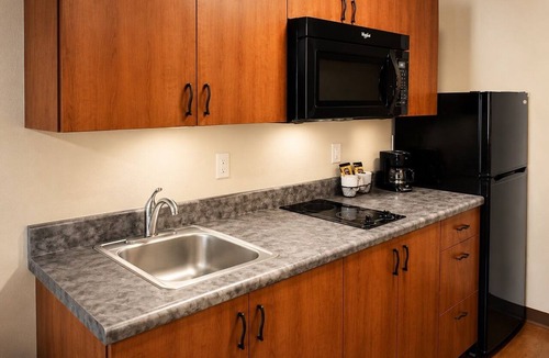 Haines Hotel | Aspen Suites Hotel Haines 2 Queen Studio