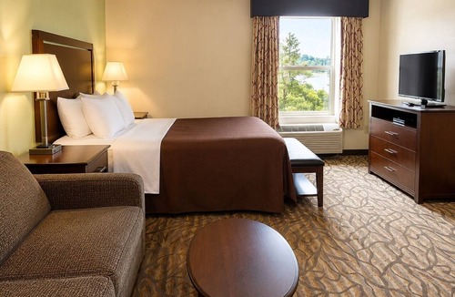 Sitka Hotel | Aspen Suites Hotel Sitka Single Queen Studio