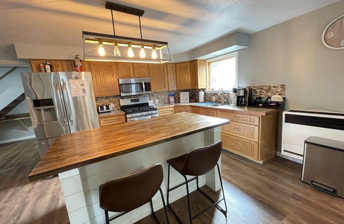 Sherrodsville Cottage | Atwood Lake Large Family Retreat
