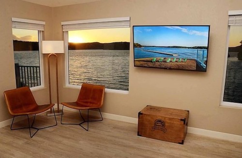 Osage Beach Hotel | Authentic Missouri Experience! Onsite Pool, Free Parking