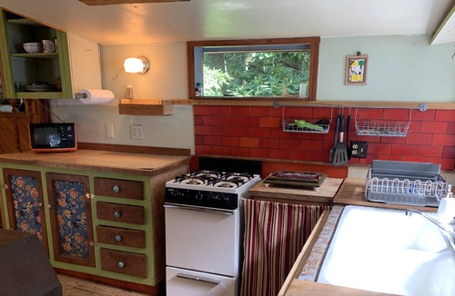 Juneau Cabin | Authentically Alaskan Ocean View Dry Cabin