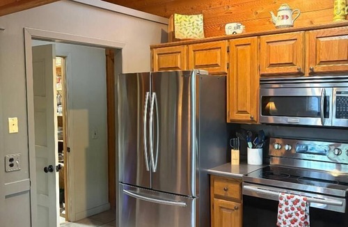 Lost Bridge Village House | Awesome 4-bedroom house with AC in quaint Garfield