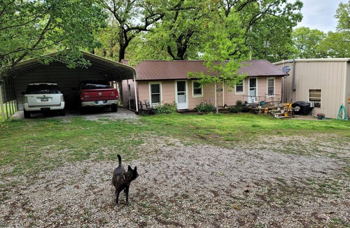 Tia Juana Cabin | AWESOME night's sleep. S Grand Lake. E of Disney 1 mile. Quiet location. Pets ok