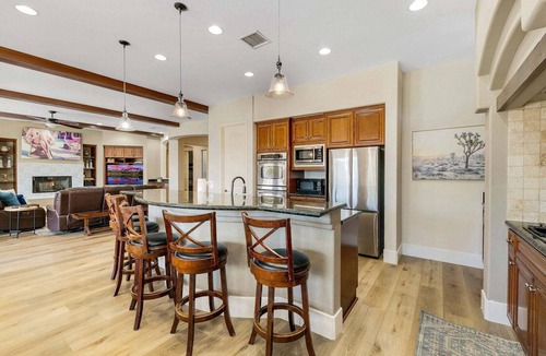 Indio House | Azul: Pool, Spa, Fire Pit and Pickle Ball Court!
