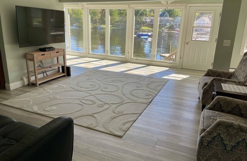 Amherst House | ~Baboosic Lake Waterfront Rental~