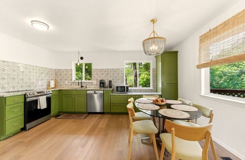Bella Vista House | Back40 Beehive - Treetop Retreat Near Trails & Lakes