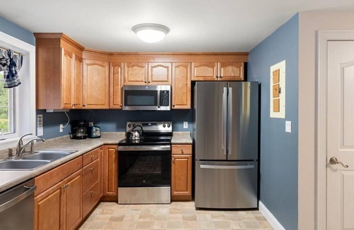 North Woodstock Apartment | Balcony, River Access, Full Kitchen & LR in Heart of White Mtns