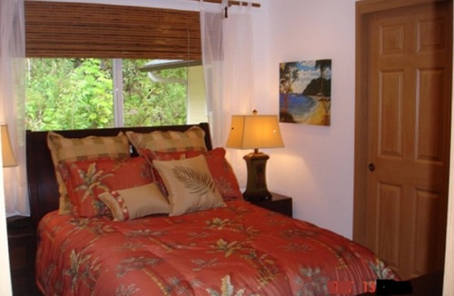 Pauwela House | Bamboo View Suite 2bd 1bth At Bamboo Valley Inn