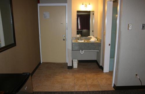 Bangor Hotel | Bangor Inn & Suites