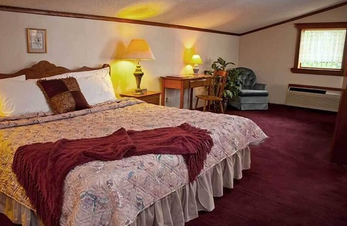 Eureka Springs Hotel | Bavarian Inn Lodge & Restaurant